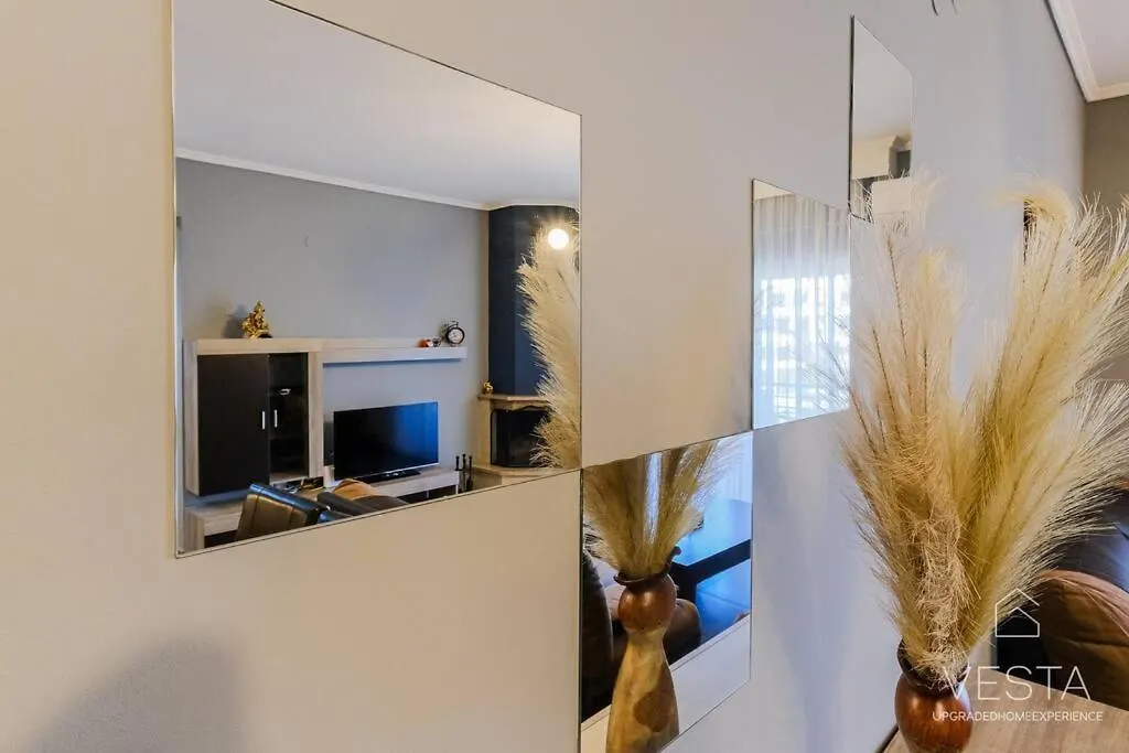 Early Bird 2-Bdrm Apartment, Vesta Philoxenia سالونيك